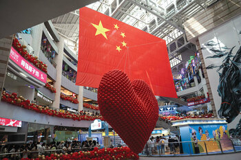 Economia chineză şubrezeşte sub presiunea americanilor şi europenilor: Exporturile celei de-a doua economii a lumii (…)