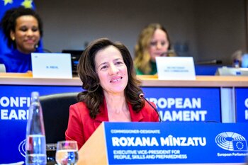 Comisarul european Roxana Mînzatu participă la un dialog cu cetățenii la Facultatea de Drept, în cadrul forumului (…)
