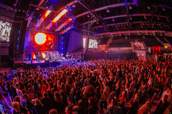 Oradea Nights Festival: Ummet Ozcan și Alexandra Stan aprind atmosfera la Oradea Arena. Vezi programul complet