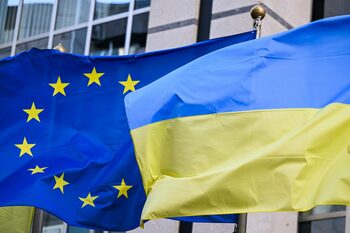 UE intenţionează să îngheţe anumite fonduri pentru Ucraina