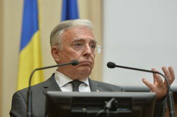 Isărescu spulberă toate speranțele: Euro nu va mai scădea sub 5 lei niciodată