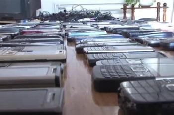 Deșeurile electronice, PERICOL de INCENDIU. Baterile cu litiu, laptop sau telefoane, uitate în sertare pot produce (…)