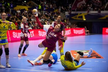 Rapid se califică în grupele European League la handbal feminic / Jucătoarele au remontat eşecul din tur cu HSG Bensheim