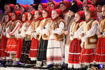 Paradă și festival de colinde în inima orașului