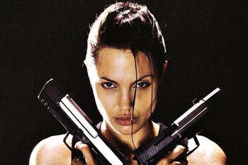 Angelinei Jolie i s-a furat șoferul în Ucraina. Fost emisar al ONU pentru refugiaţi, ilustrabila a pozat pentru copii