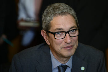 După aproape 12 ani, Consulul General al României din Africa de Sud, Andrei Zaharescu, a fost chemat în țară de Oana (…)