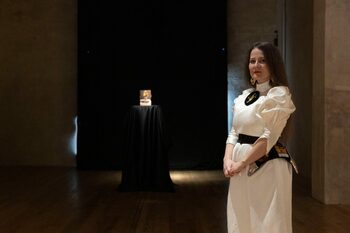 Teodora Axente, artista care combină misticismul Transilvaniei cu arta contemporană. Povestea ei a ajuns în (…)