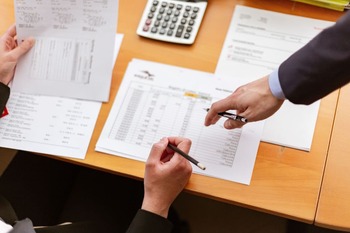 Explozie de insolvențe în Bihor: o creștere de 356% pune presiune pe mediul economic local