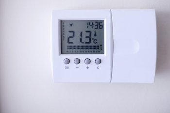 7 greșeli pe care le faci cu termostatul și care îți cresc factura — ce recomandă experții să faci în schimb