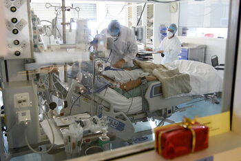 INSP: Numărul cazurilor de Covid-19 a crescut cu aproape 29% în ultima săptămână