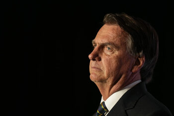 Poliția braziliană îl acuză pe Bolsonaro că plănuiește să fugă în Argentina pentru a cere azil