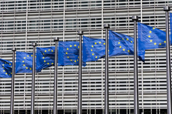 Comisia Europeană propune o taxă pe marile companii pentru a susține bugetul Uniunii Europene