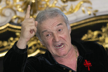 SCANDAL uriaș între Becali și Simion: „Eu sunt împăratul. Băi, piticanie, dacă vrei să ne împăcăm, dă telefon la (…)