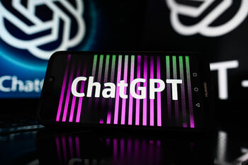 ChatGPT interacționează periculos cu adolescenții, cercetătorii sunt alarmați