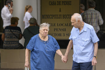 Pensioners with incomes below 2,500 lei will receive a special bonus of 400 lei in December