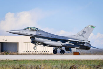Ucraina confirmă pierderea unui avion F-16 și moartea pilotului în urma unui atac rusesc