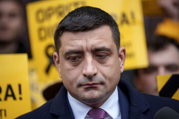 Poliţia continuă ancheta în legătură cu ameninţările primite de George Simion pe reţelele de socializare