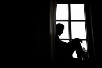 Raport OMS: Un deces din 100 la nivel mondial este cauzat de suicid
