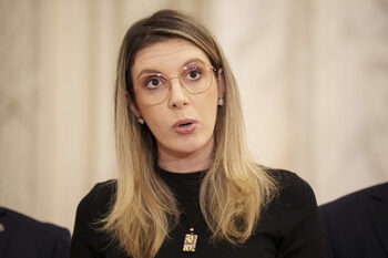 Diana Buzoianu îi răspunde lui Daniel Zamfir: Cât voi fi eu ministră, nu se vor da avize și acorduri de mediu cu (…)
