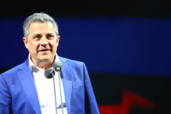 Actorul Mihai Călin critică discursurile naționaliste. El spune că Sergiu Nicolaescu a fost „un nenorocit” și că Ion (…)