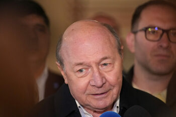 Traian Băsescu, întrebat dacă Ilie Bolojan ar trebui să demisioneze: Sper să nu o facă. Nimeni nu-i vrea locul