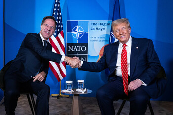 Şeful NATO neagă că l-a numit pe Trump „tătic” şi explică controversa
