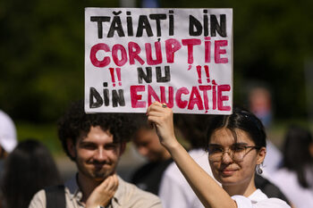 ANOSR cere Guvernului păstrarea bursei și finanțare corectă pentru educație