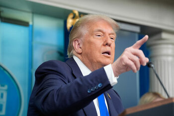 Curtea Supremă a SUA permite administrației Trump să continue desființarea Departamentului Educației