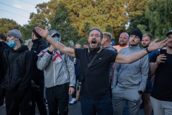 UE adoptă politică mai dură privind imigrația: Hub-uri de returnare și detenție prelungită