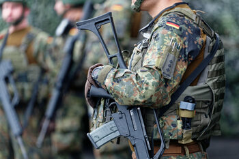 Guvernul german aprobă proiectul de lege pentru serviciul militar voluntar