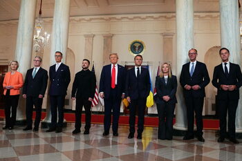Summit istoric la Casa Albă. Trump, Zelenski și liderii europeni discută viitorul Ucrainei / Președintele SUA a (…)