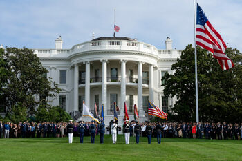 Cei doi membri ai Gărzii Naționale împușcați în apropierea Casei Albe, au murit