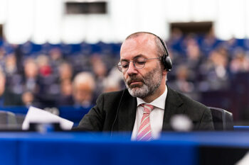 Manfred Weber afirmă că refugiații sirieni ar trebui să se întoarcă în țara lor: „Războiul s-a terminat”