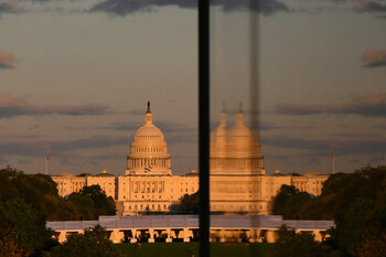 Senatul american pune capăt blocajului guvernamental. Un grup de democrați a votat alături de republicani