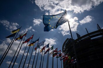 Parlamentul European cere o creştere de 25 de milioane de euro a alocărilor pentru Vecinătatea Estică, inslusiv (…)