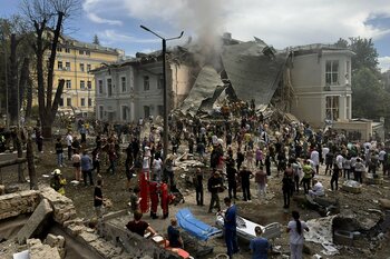 The Guardian: Rusia are o reţea de 200 de tabere pentru „spălarea creierului” copiilor ucraineni