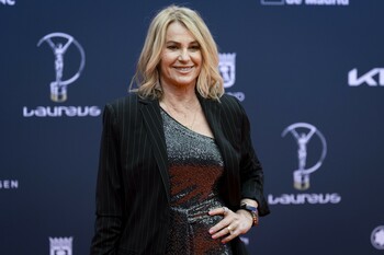 Americanii au pus 100.000 de dolari pe masă și ne-au luat cea mai talentată gimnastă. Reacția Nadiei Comăneci după (…)