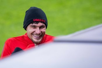 Antrenorul Barcelonei l-a cerut pe Andrei Rațiu. Transferul românului, solicitat de neamțul Flick în discuția cu Deco