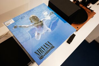 Un judecător federal a respins pentru a doua oară procesul privind coperta albumului Nirvana, din 1991, pe care (…)