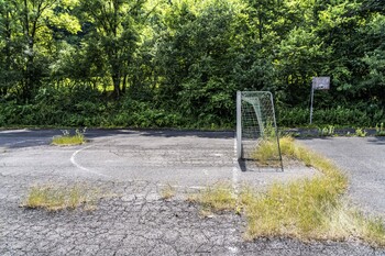 Baza sportivă construită de Ceaușescu să fie o mândrie a orașului Constanța a ajuns o junglă! Cum arată acum ruina (…)