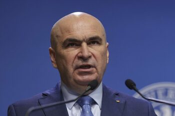 Bolojan: Cei din companiile private duc țara noastră în spate