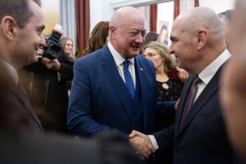 Cancelarul Austriei l-a primit pe Bolojan: România e un partener de încredere. Viena susține aderarea la OCDE și (…)