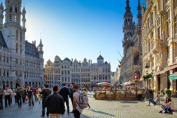 Străzile din Bruxelles ar putea fi patrulate de soldați