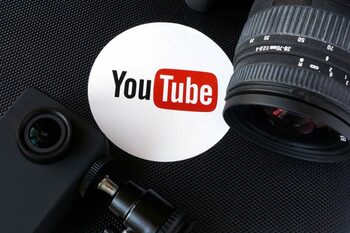 Un vlogger din România, cu un canal cu 15.000 de abonaţi, a dezvăluit suma pe care o face lunar din YouTube. Mulţi (…)