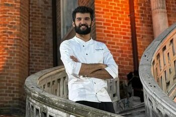 Ce poţi mânca în restaurantul lui Chef Richard Abou Zaki din Italia? Are o stea Michelin, iar cel mai scump preparat (…)