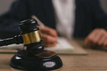 Cum se stinge dreptul de uzufruct? Expirarea termenului stabilit în contract, una dintre posibilităţi