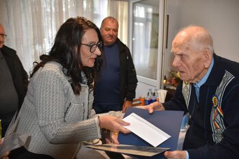Primăria Râmnicu Vâlcea l-a sărbătorit pe ultimul veteran de război din oraș, la împlinirea vârstei de 101 ani