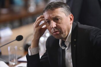 Daniel David își apără opțiunea de a reduce bursele de merit, nu pe cele sociale: Dacă vorbim de merit, haideți să (…)
