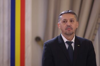 Ministrul David ar protesta și el, dacă ar fi student. Va tăia bursele de merit ca să le plătească pe cele sociale