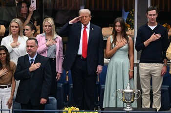 Imaginile serii cu Donald Trump la finala US Open. Cine este domnișoara care l-a însoțit și a cărei apariție a atras (…)
